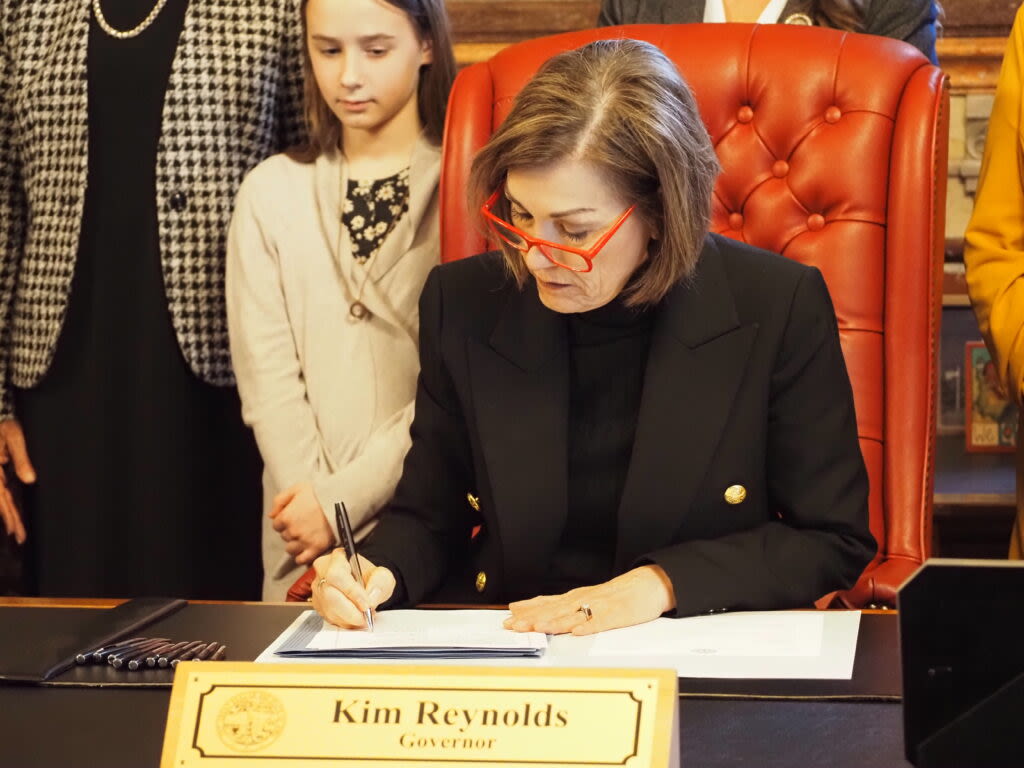 Reynolds signs history curriculum, behavioral health system measures into law