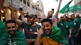 Sauditas comemoram vitória surpreendente contra a Argentina na Copa do Mundo