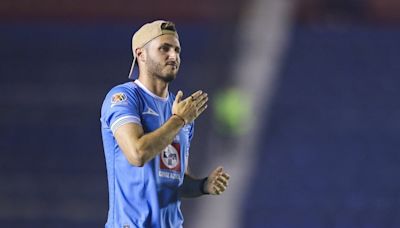 VIDEO: Santiago Giménez reconocido en el Estadio Azul; el ídolo celeste regresó a casa