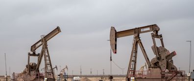 Oil Advances as US Stockpile Decline Signals Tighter Market