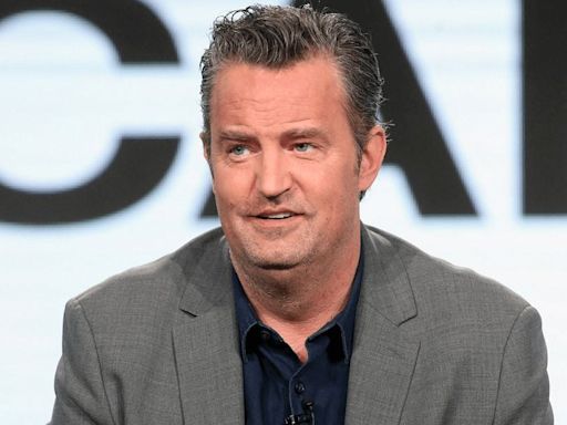 Por qué la investigación por el fallecimiento de Matthew Perry podría exponer red de drogas en Hollywood - La Tercera