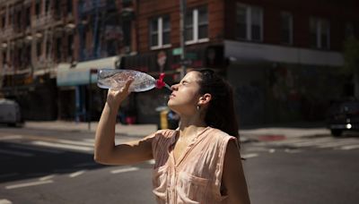 4 formas sencillas para refrescarse y enfriar el cuerpo rápidamente en una ola de calor agobiante