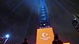 土耳其強震 北市府攜全聯點亮信義區「Pray for Türkiye」祈福