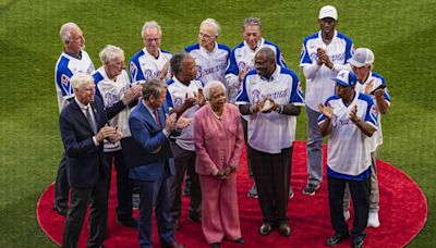 Here’s Why Hank Aaron’s Stats Won’t Change with MLB’s Addition of the Negro Leagues To The Record Books