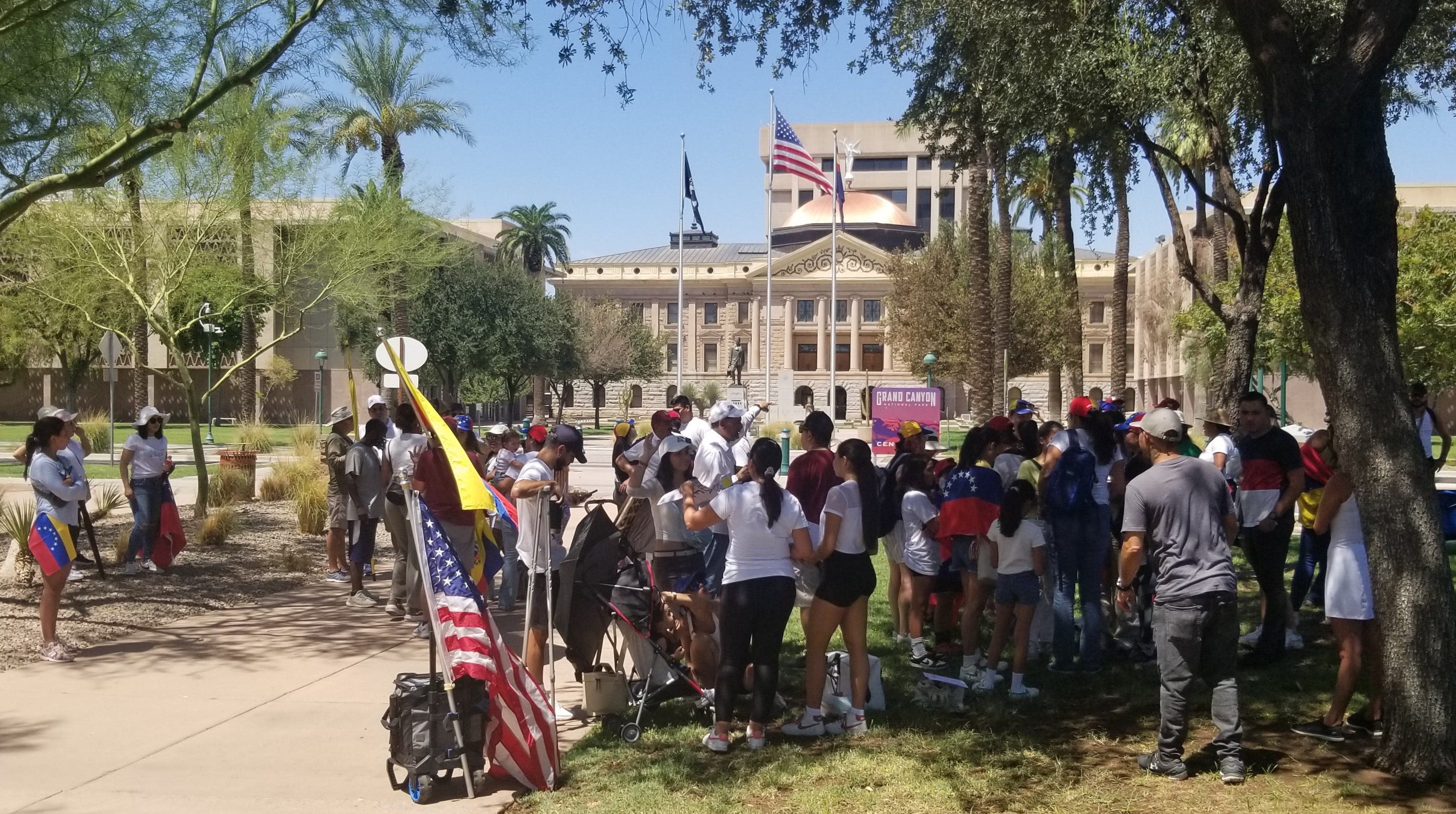 'Movement for freedom': Venezuelans in Arizona call for Maduro to concede election