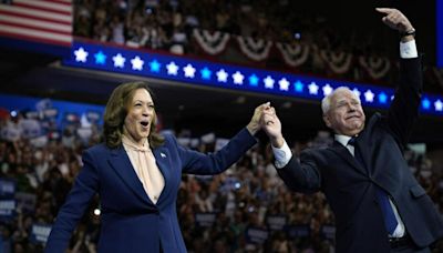 Kamala Harris presenta a su compañero de fórmula, quien ya recibe los primeros dardos republicanos