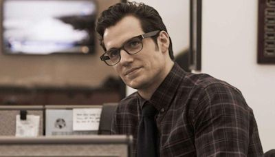 Zack Snyder Shares Never-Before-Seen Photo Of Henry Cavill As Clark Kent In MAN OF STEEL