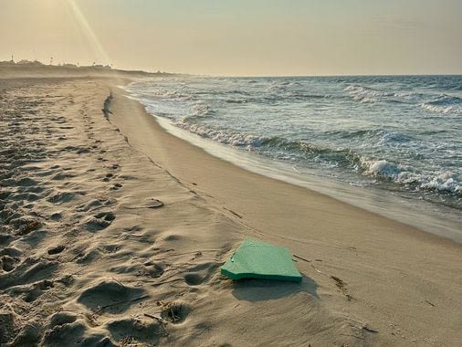 Broken wind turbine blade, nearly the length of a football field, settles on ocean floor off Nantucket, officials say - The Boston Globe