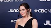 Tessa Virtue looks 'stylish and strong' in green workout set: 'You look amazing!'