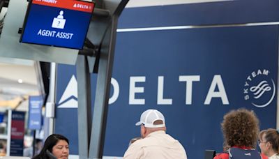 Autoridades federales inician investigación a Delta Air Lines por cancelaciones masivas de vuelos tras el fallo informático