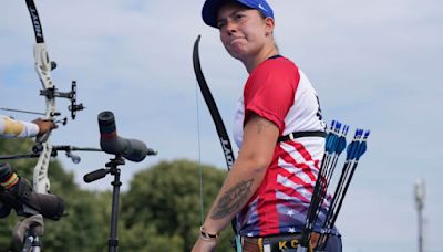 Casey Kaufhold falls in round of 16 of women's individual Olympic archery tournament [update]