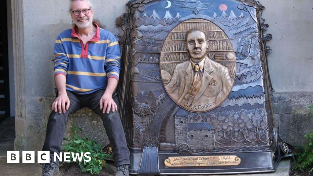 JRR Tolkien memorial unveiled at Pembroke College