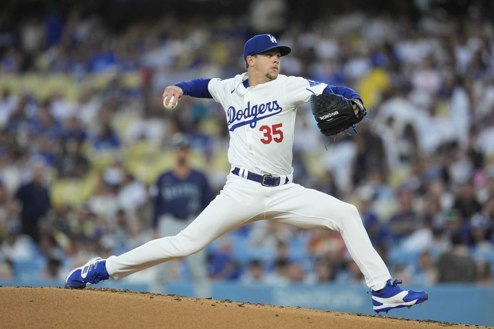 Gavin Stone, the last Dodgers starter to stay healthy all season, goes on the IL