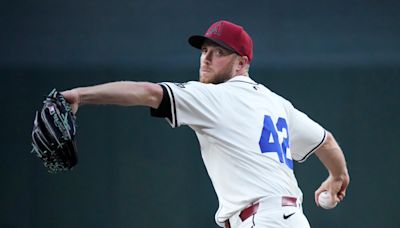 Diamondbacks can't recover from 9th-inning miscue, fall to Cubs in extra innings