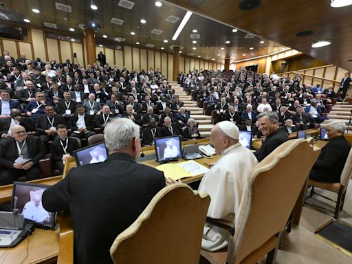 Pope to world’s parish priests: Church could not go on without you