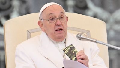 Papa Francisco pediu a bispos italianos para não aceitarem seminaristas gays, diz jornal