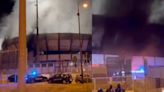 Italia: los hinchas de un club decidieron incendiar el estadio tras perder ante su clásico rival en el derbi de Tarento