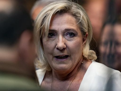 El programa antiinmigrante de Le Pen: desde negar la nacionalidad a los hijos de extranjeros nacidos en Francia a prohibir las ayudas