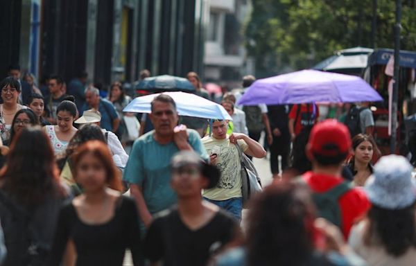 Mexico heat wave melts temperature records in ten cities, including Mexico City