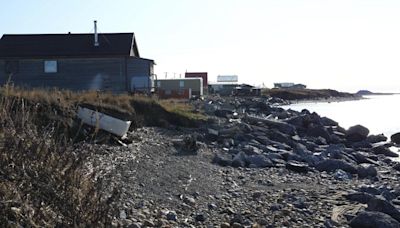 Officials still optimistic about shoreline protection in Tuktoyaktuk, N.W.T., despite project setbacks