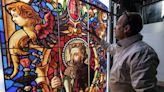 Regresan restauradas las vidrieras de la fachada de la Catedral de Murcia