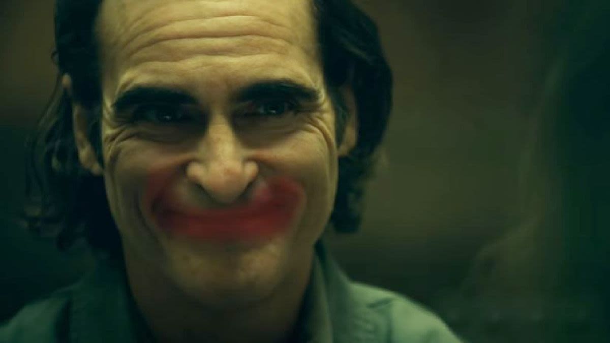 The Funny Joker Prank Joaquin Phoenix Pulled On His Co-Star's Mom: 'My Mum Screamed, Ran Away, And Woke Up My...