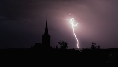 Wetter im Ticker - Erst Hitze-Warnung, dann kommen die Gewitter: Wo es heute kracht