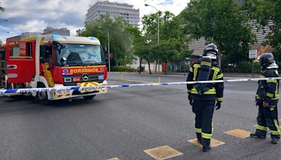 Una rotura de una tubería de gas obliga a cerrar el Paseo de la Castellana de Madrid