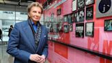 Barry Manilow to award Atlanta high school band director $5K for music program at tonight’s show