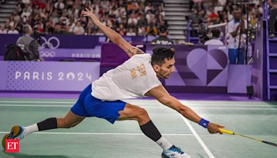 Olympics 2024 Badminton: Lakshya Sen storms to men's singles pre-quarterfinals - The Economic Times