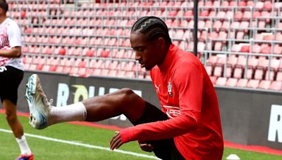 'He'll make a decision' - Martin on future of 'brilliant professional' Walker-Peters