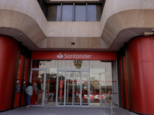 Santander Brasil's net profit up 44% in Q2, beating forecasts
