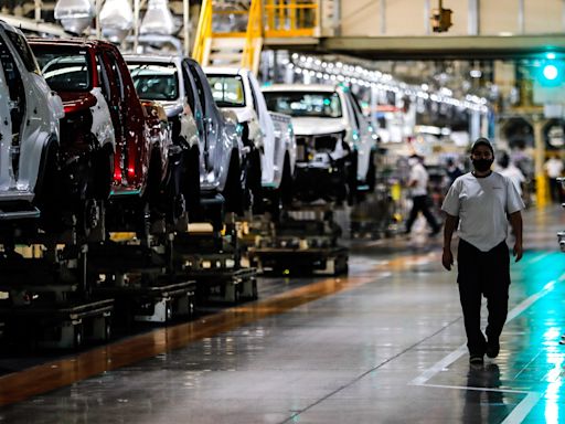 La producción de automóviles en Argentina cayó un 27,9 % interanual en mayo