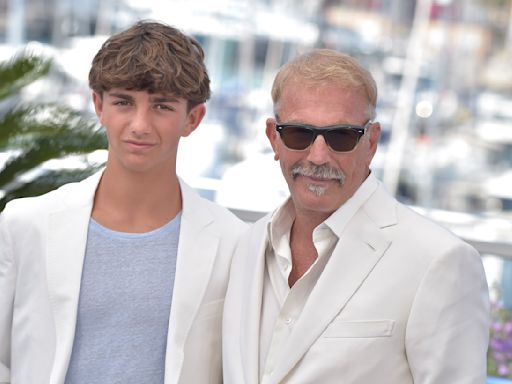 Kevin Costner se défend de vouloir faire de son fils un nepo baby : "Il n'avait pas beaucoup d'expérience, mais il est vraiment beau dans le film"