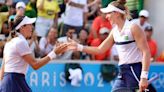 Olimpíadas: Bia Haddad e Luisa Stefani vencem em estreia nas duplas em Paris-2024