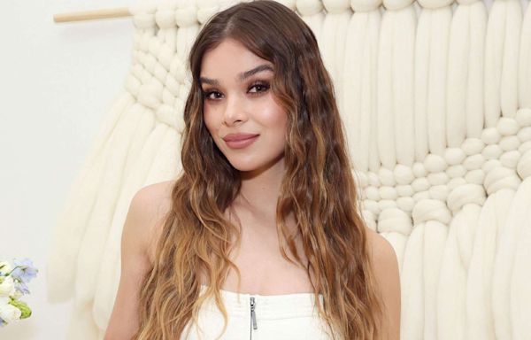 Hailee Steinfeld Teams with Neutrogena to Launch Its New Moisturizers: 'Full Circle Moment' (Exclusive)