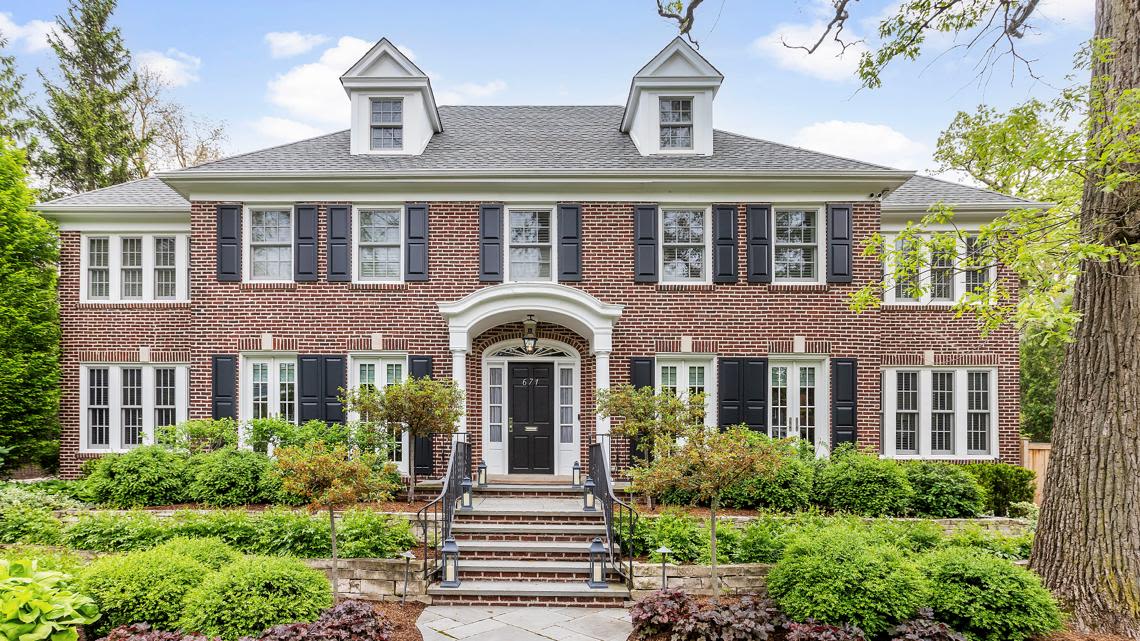 'Home Alone' house up for sale outside of Chicago