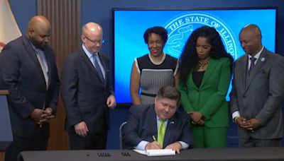 Illinois governor signs $53.1 billion state budget