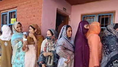 J&K Polls Phase 2: 10 Of 11 Seats From Jammu, Khansahib From Kashmir Saw Higher Women Voter Turnout Than Men - News18