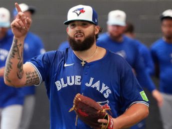 Blue Jays' Manoah shares encouraging recovery update | Offside
