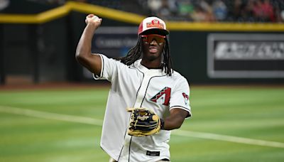 Cardinals' Marvin Harrison Jr., Darius Robinson throw out first pitch at Diamondbacks game