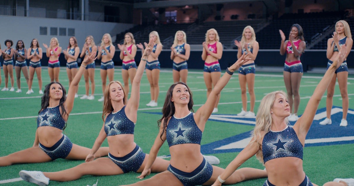 How much do the Dallas Cowboy Cheerleaders make?