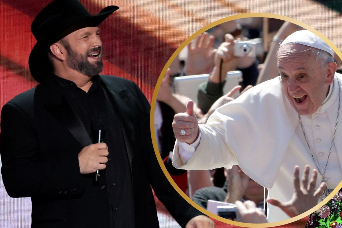 People Chant 'Friends in Low Places' at Vatican For Garth Brooks