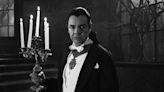 El mexicano Derbez es Drácula en la comedia que revive cómo se grabó el filme en 1930