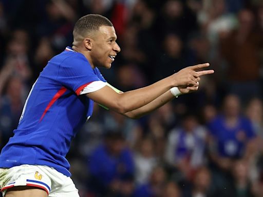 Foot: Les Bleus et Mbappé soignent leur moral avant l'Euro