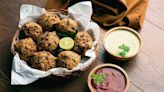 Art of frying pakoras