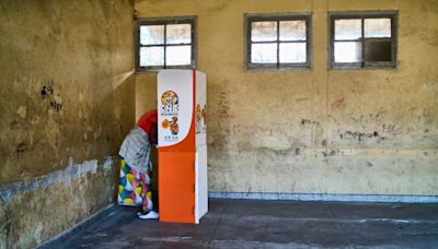 Mozambique starts tallying votes in tense election