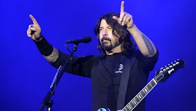 Dave Grohl se laisse tenter par la chorégraphie « Apple » avec sa fille sur TikTok