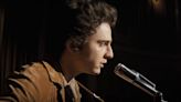 Film sur Bob Dylan : Timothée Chalamet bluffant dans la première bande-annonce !