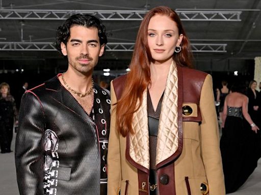 Divórcio de Joe Jonas foi 'um dos piores dias da minha vida', diz Sophie Turner